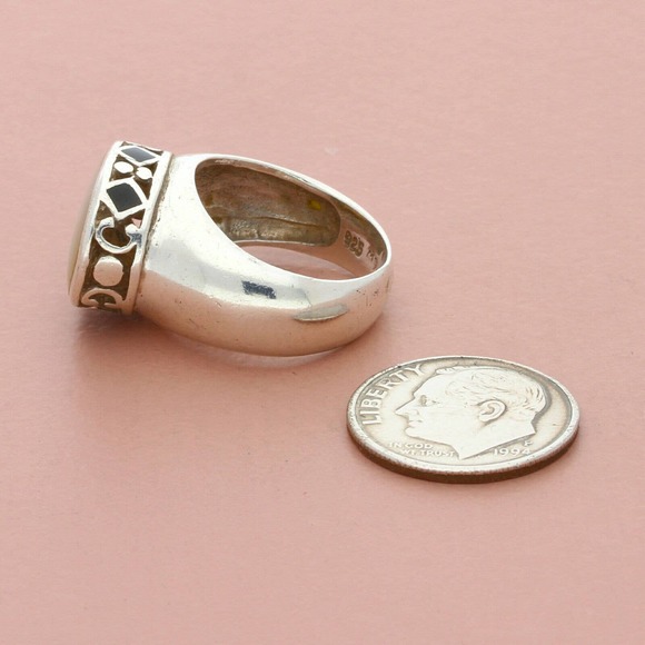 Elegant Silver and White Women's Ring - Picture 2 of 3